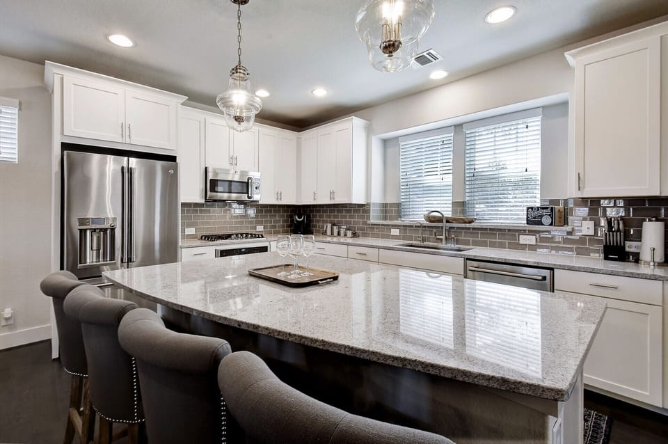 All modern appliances and kitchen utensils 