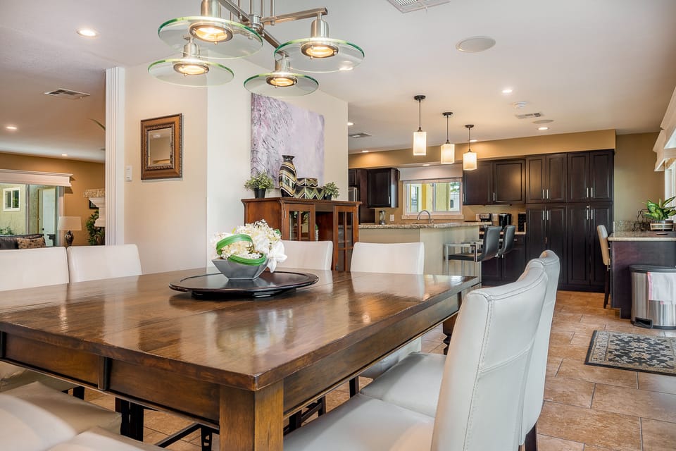 Enjoy the Sonos sound system throughout the house, but especially while eating!