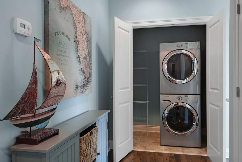 WASHER/DRYER 3RD FLOOR