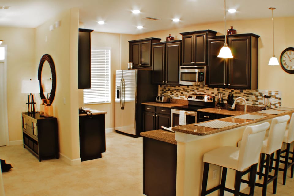 Fully fitted kitchen and appliances