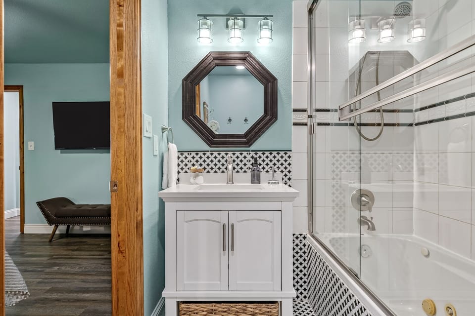 Master vanity