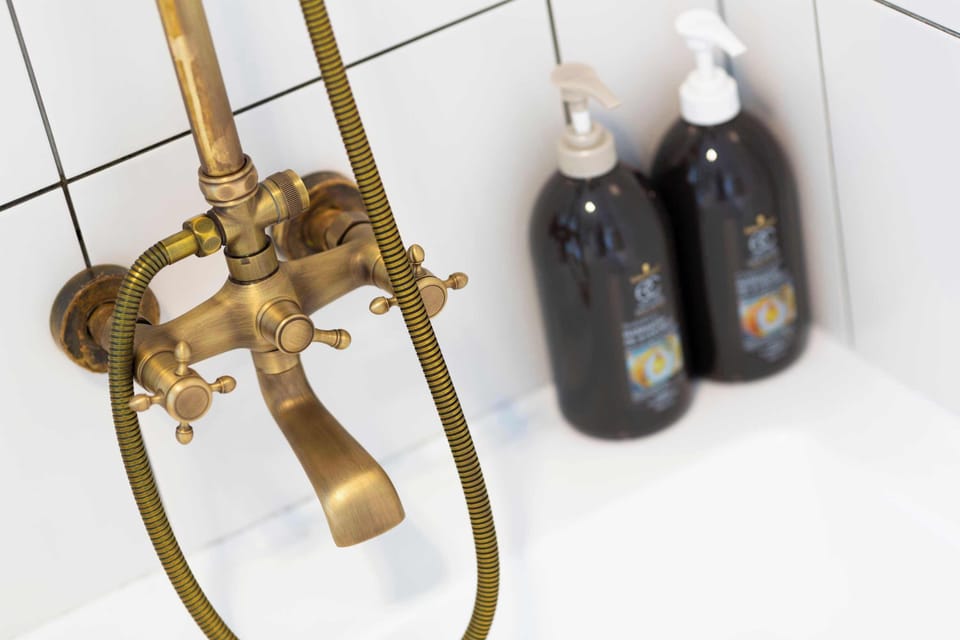 Bathroom amenities