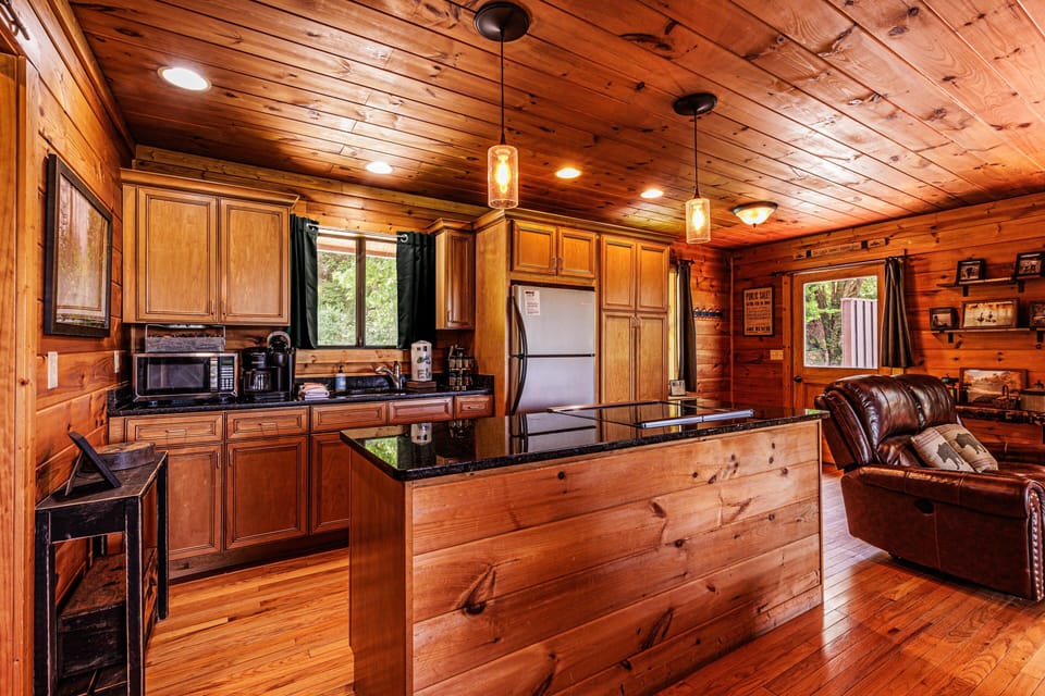 Well Appointed Kitchen with Granite Counters and Stainless Appliances