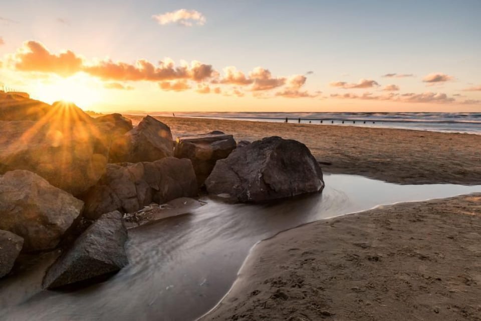Betty's Cottage, Brancaster: The beach at Brancaster is a 10-minute walk away