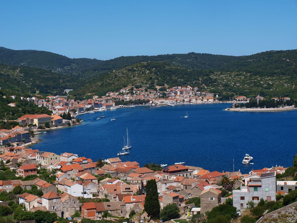Overlooking the idyllic Bay of Vis