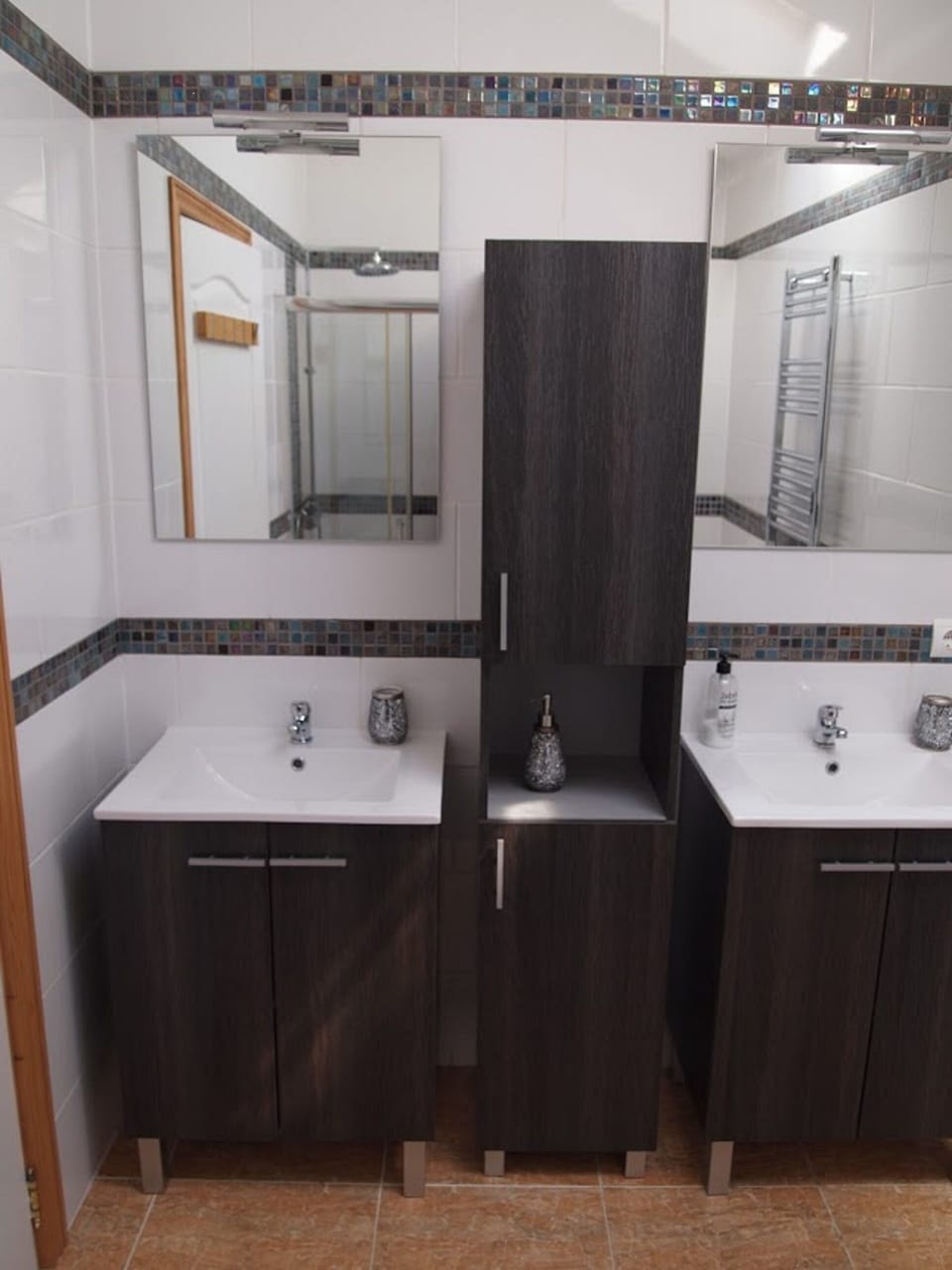 En-suite bathroom
