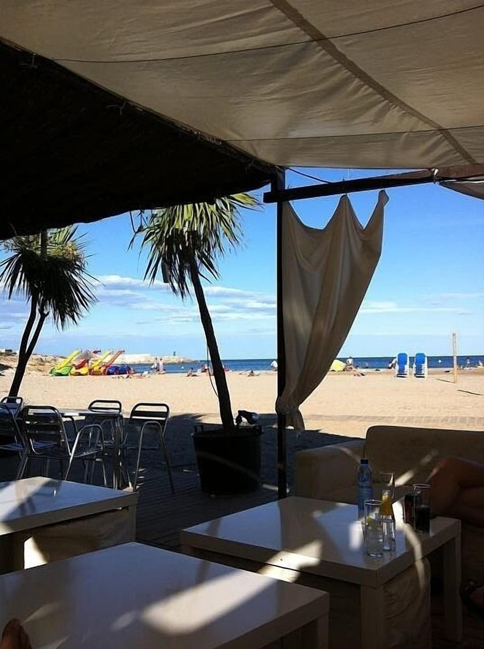 Walking distance Beach bar