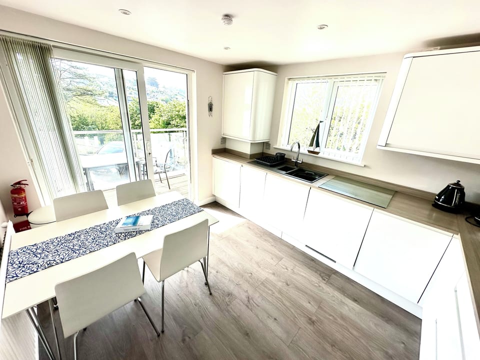 Kitchen patio doors to balcony