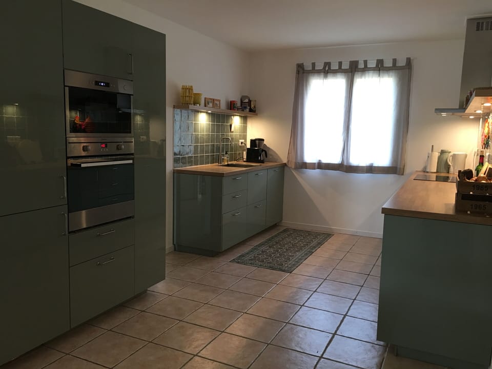 A spacious, well-equipped kitchen