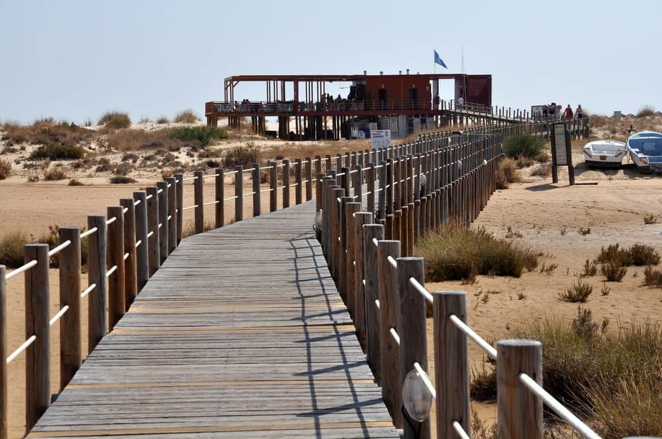 Access to Cabanas beach and bar facilities