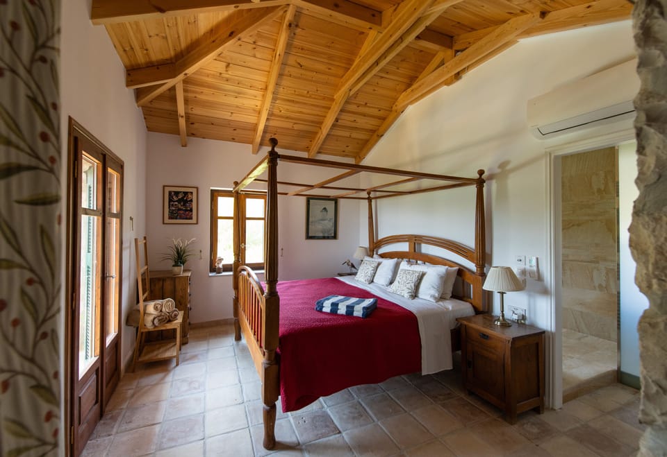 1st Bedroom,  super kingsize bed , dressing room attached