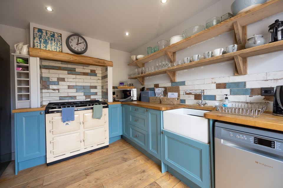 Ground floor: The kitchen has a gas Aga