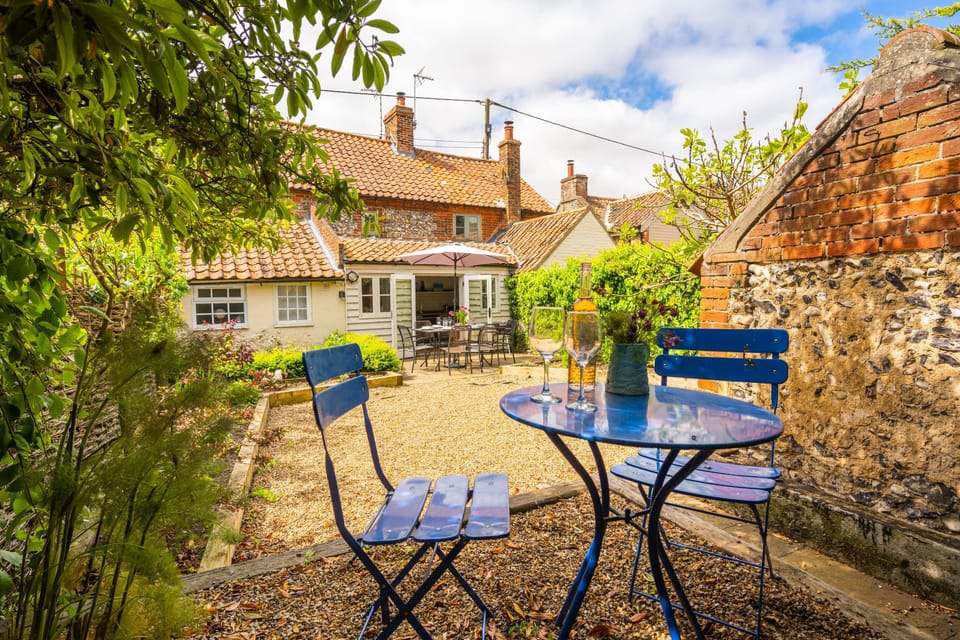 Jasmine Cottage, South Creake: Outside area