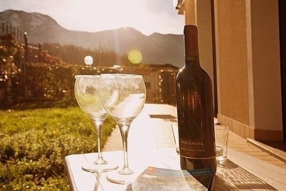 Enjoy an aperitifo under the sun
