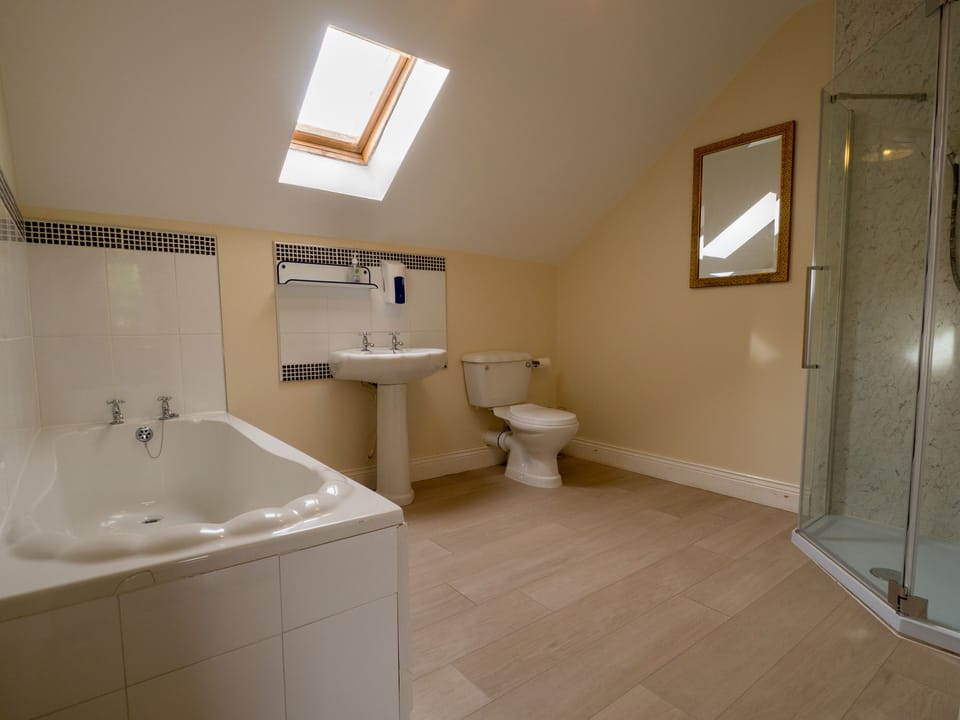 Upstairs ensuite