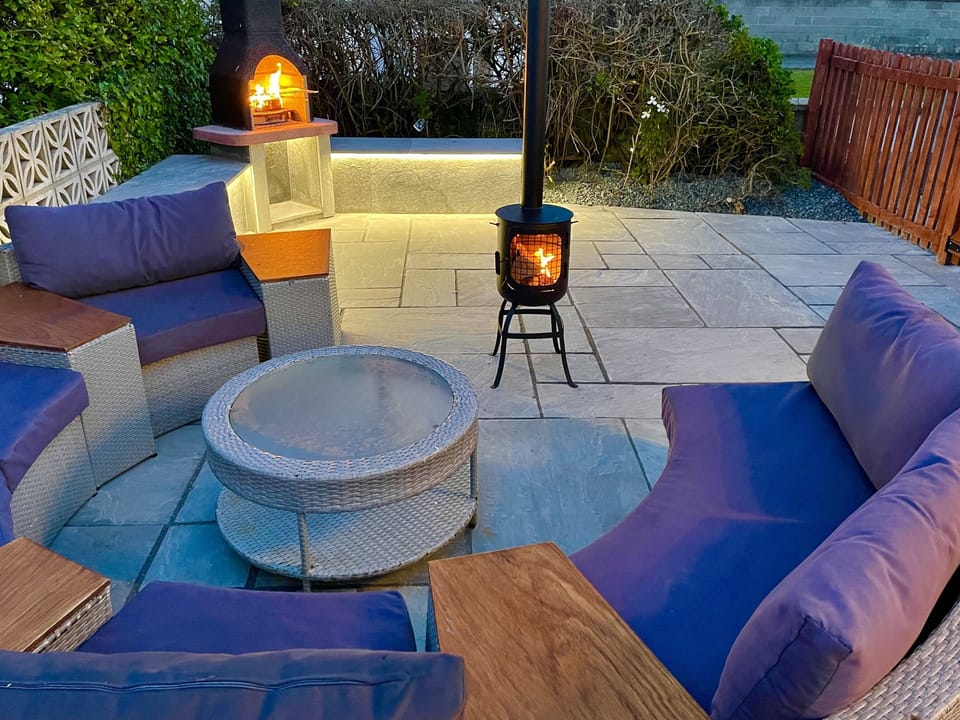 BBQ rear patio