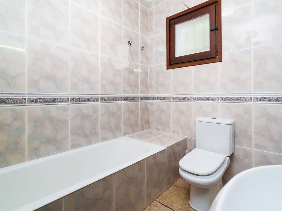 Bathroom, Property, Tile, Room, Wall, Floor, Interior Design, Architecture, Tap, Brown