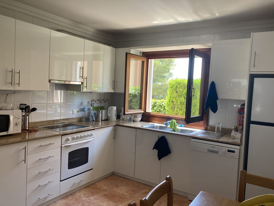 Fully equipped kitchen