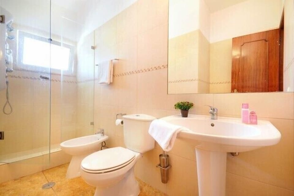 Main Shower room