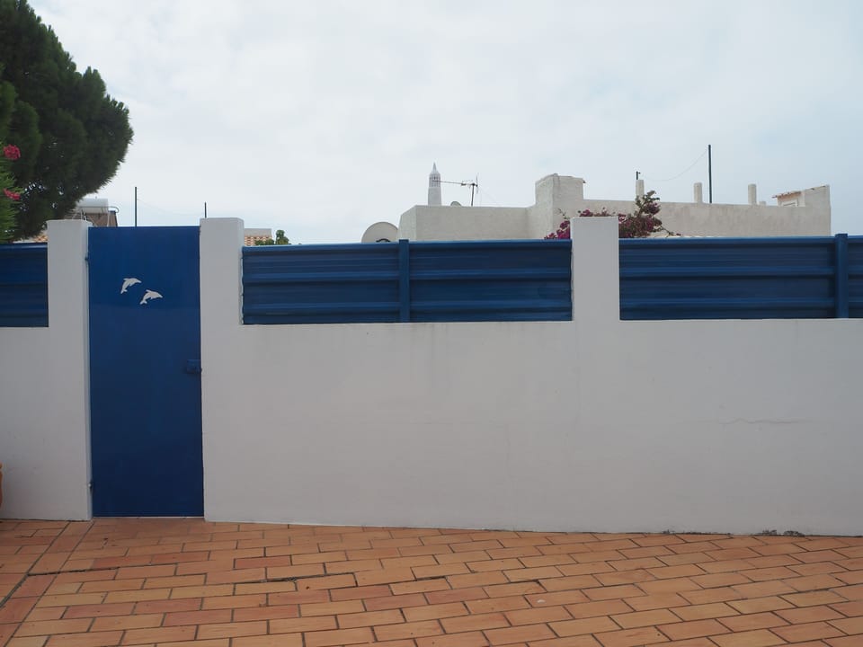 Secure Backgate and high walls for privicy
