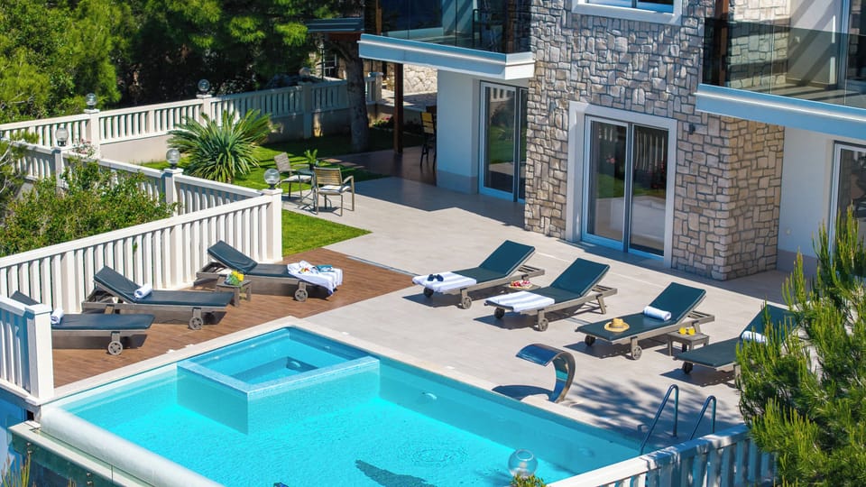 Villa Mirna with an infinity pool and open sea view