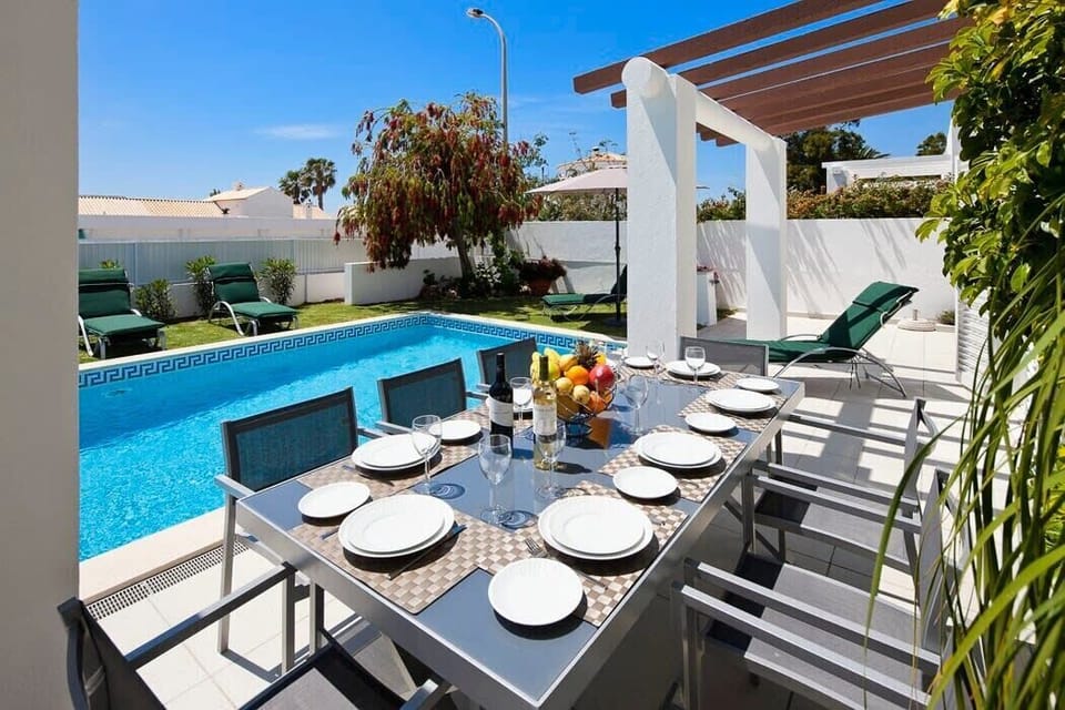 Table, pool and garden