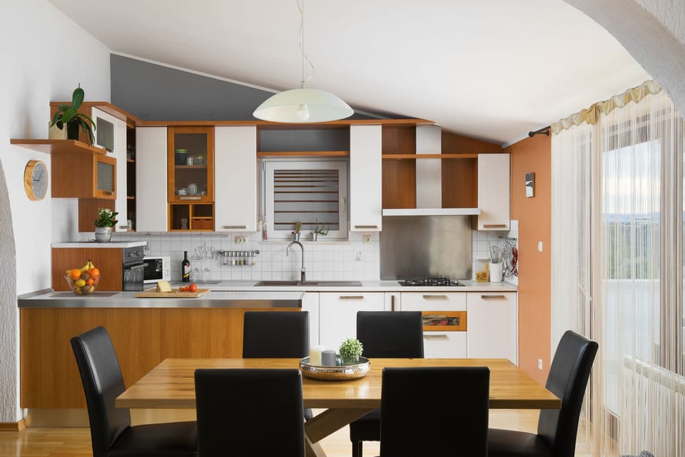 Kitchen and dining area on the upper floor