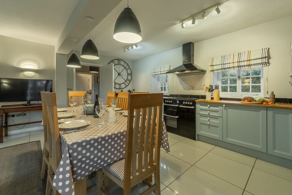 Ground floor: Dining area