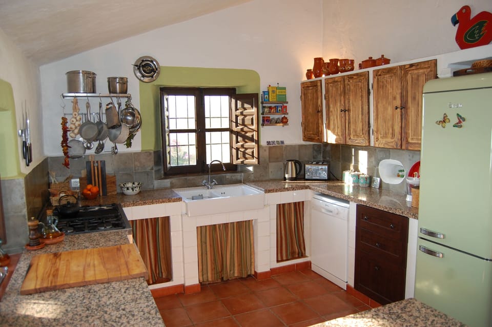 fully equipped family kitchen