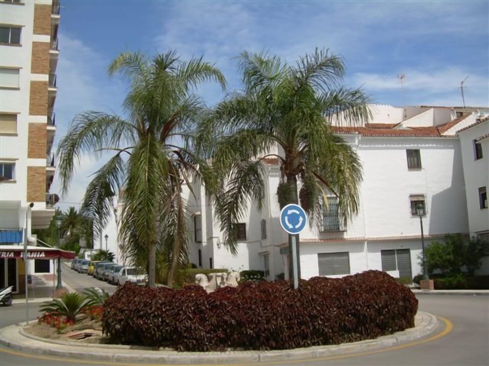 El Tuhillo behind round about