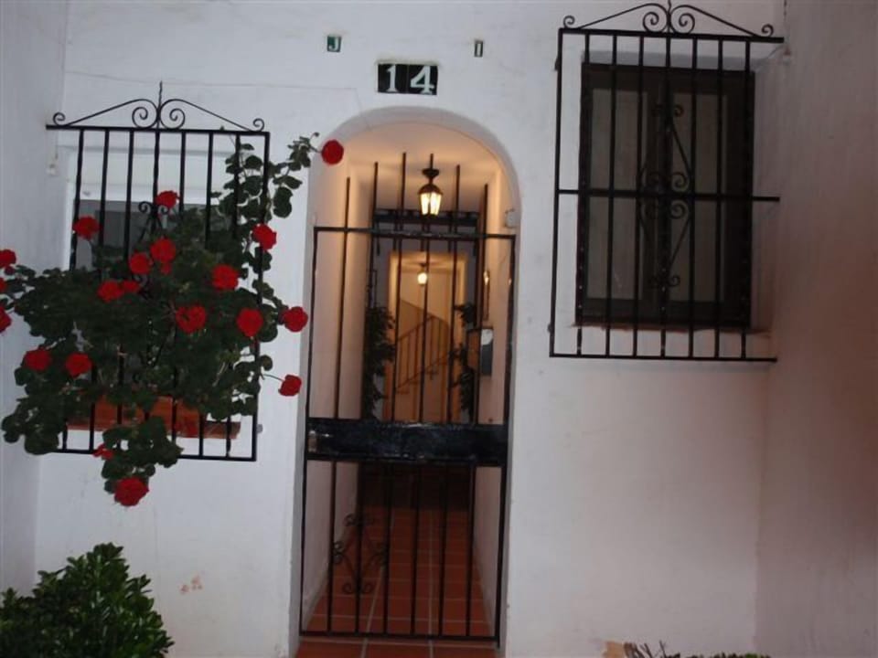 Entry way: Portal 14