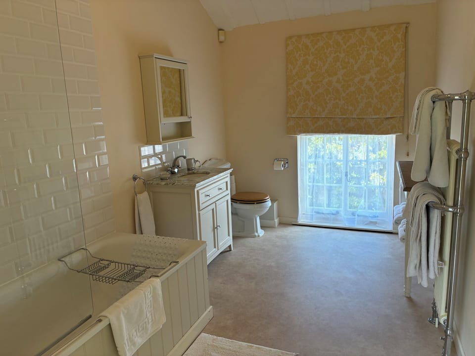 Bathroom 1 next to Master bedroom