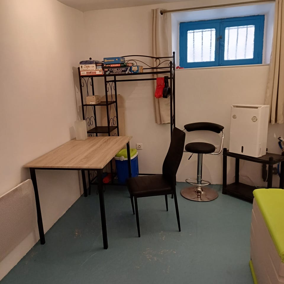 Office/quiet room
