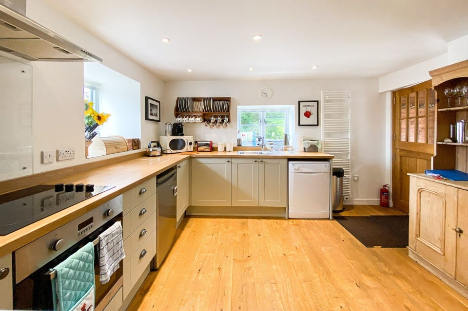 Fully equipped kitchen.