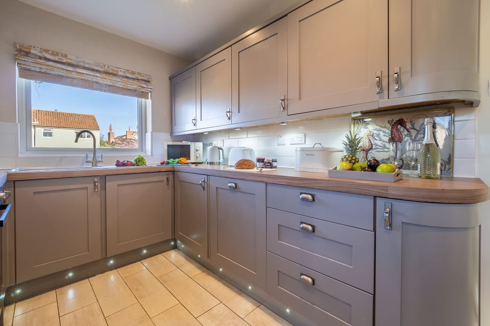 Ground floor: Lovely well-equipped kitchen