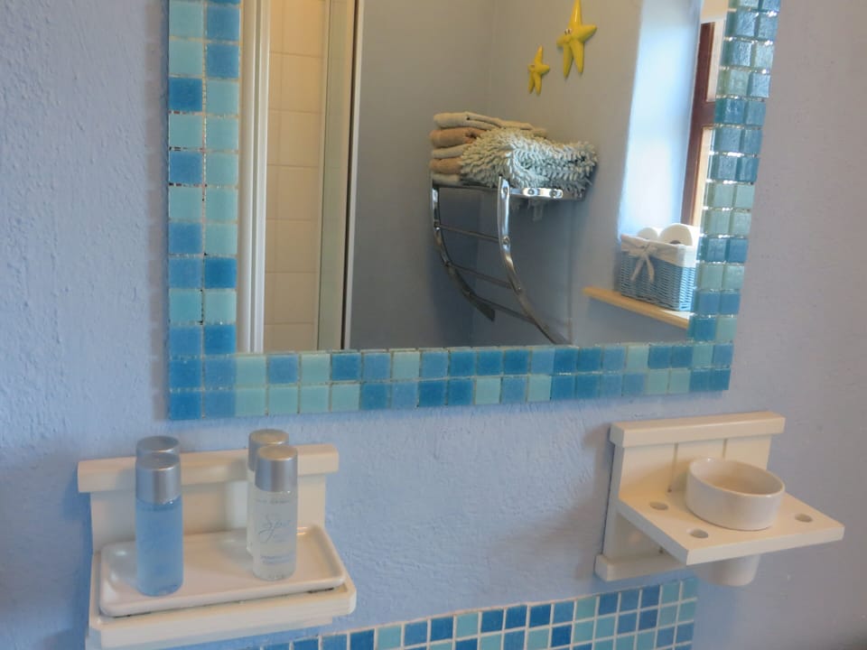 Both bedrooms have en-suite shower rooms with wc and basin