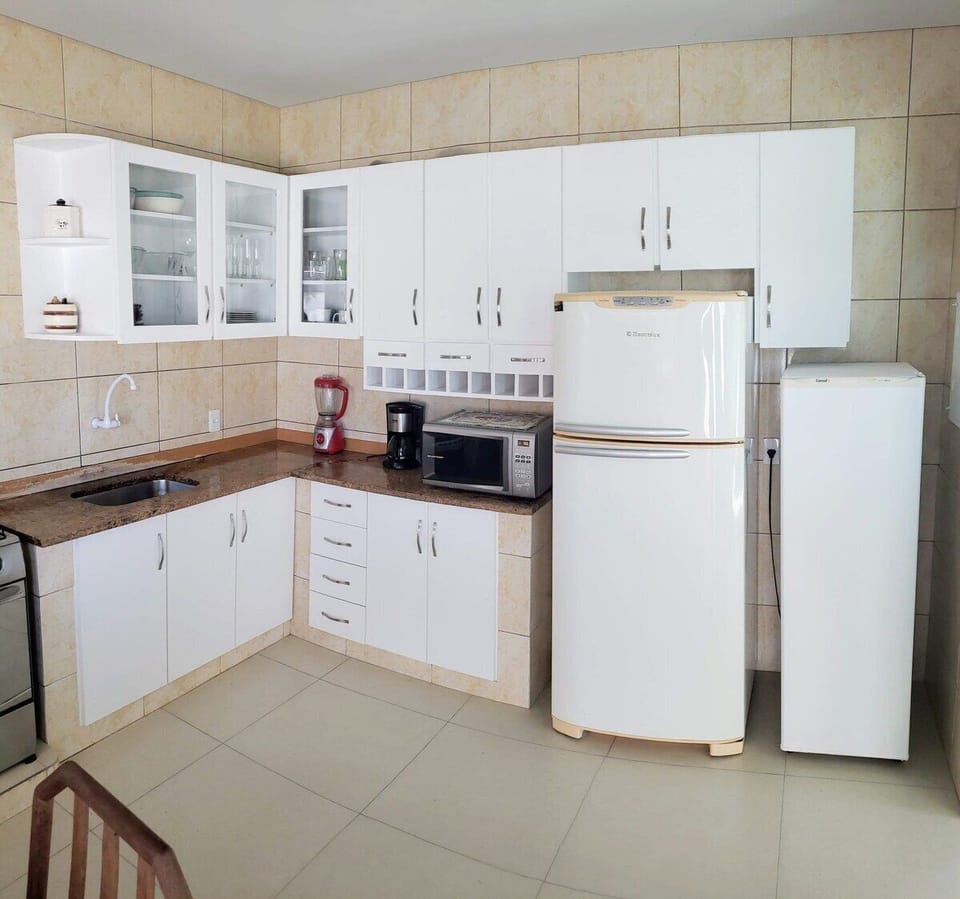 Family House, Garden View | Private kitchen | Fridge, microwave, blender, cookware/dishes/utensils