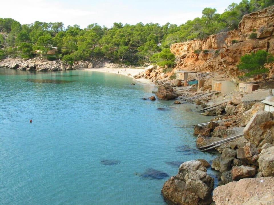 Cala Salada local beach
