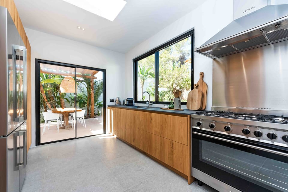 Modern kitchen 