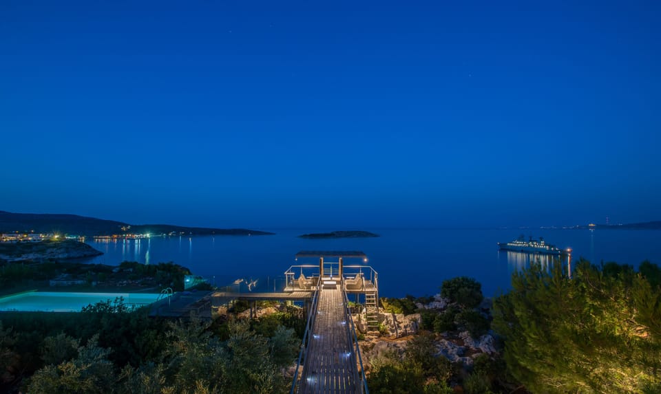 Relaxing views by night.