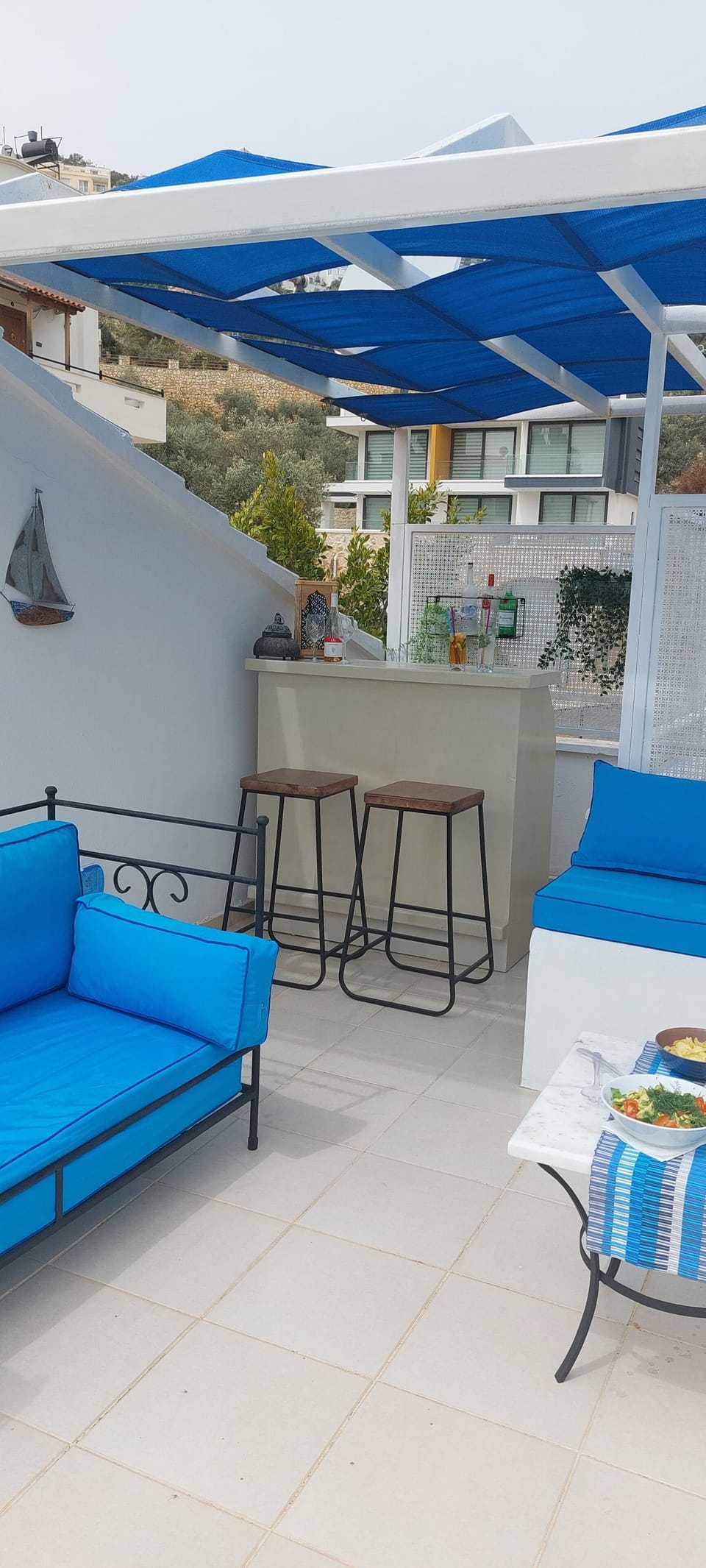 Roof top bar