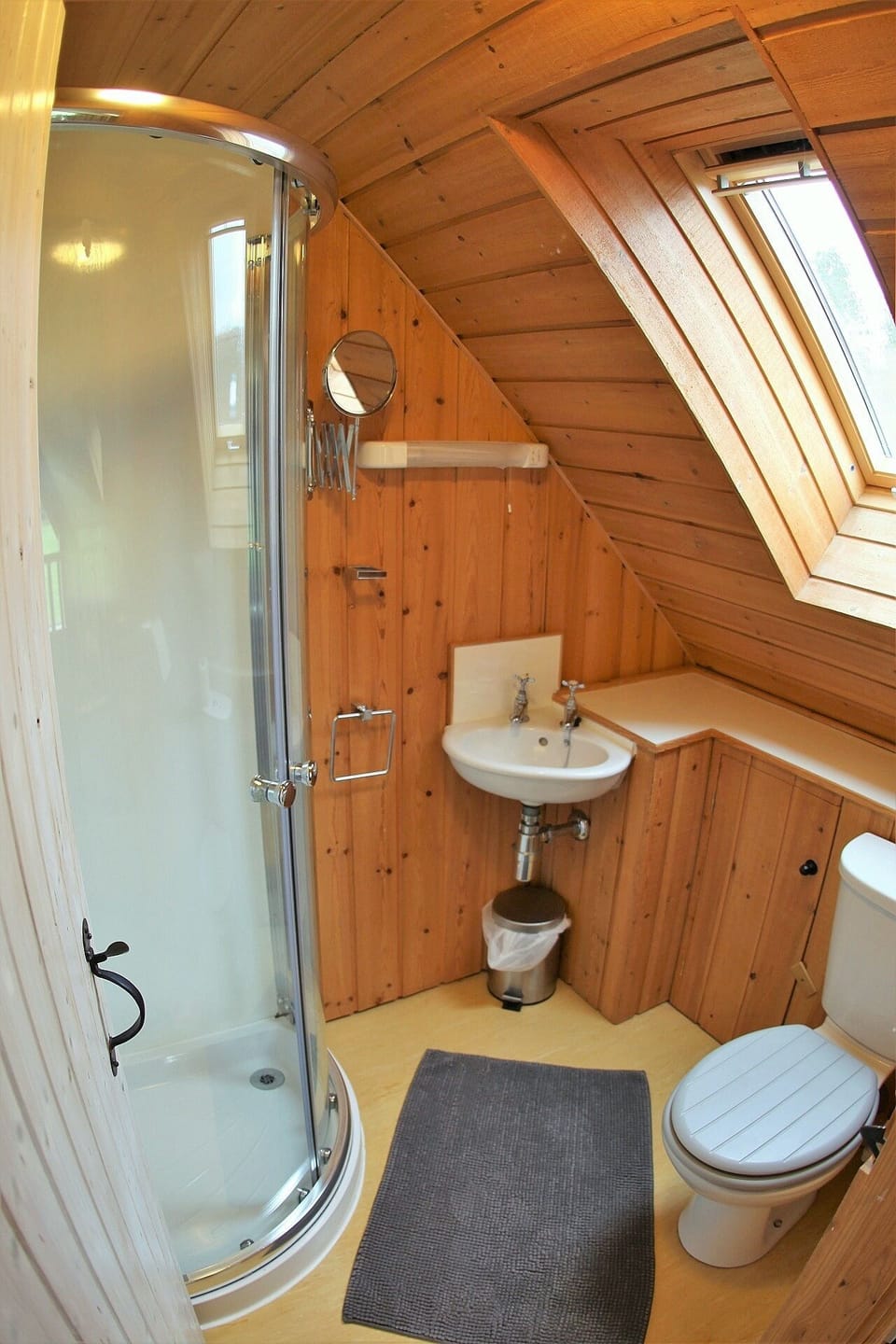 En-suite to bed 1