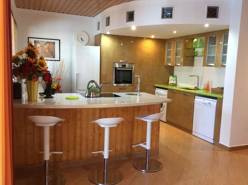 Sociable kitchen bar
