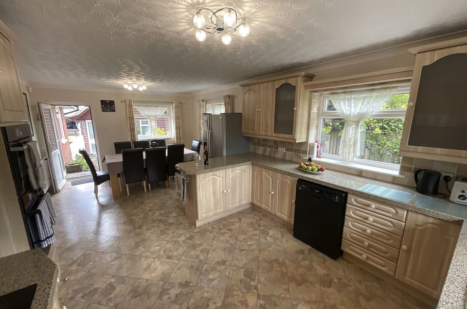 Large fully equipped kitchen 