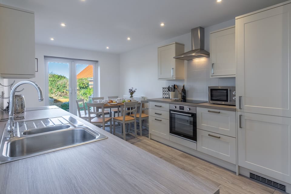 Ground floor: Kitchen/ dining area