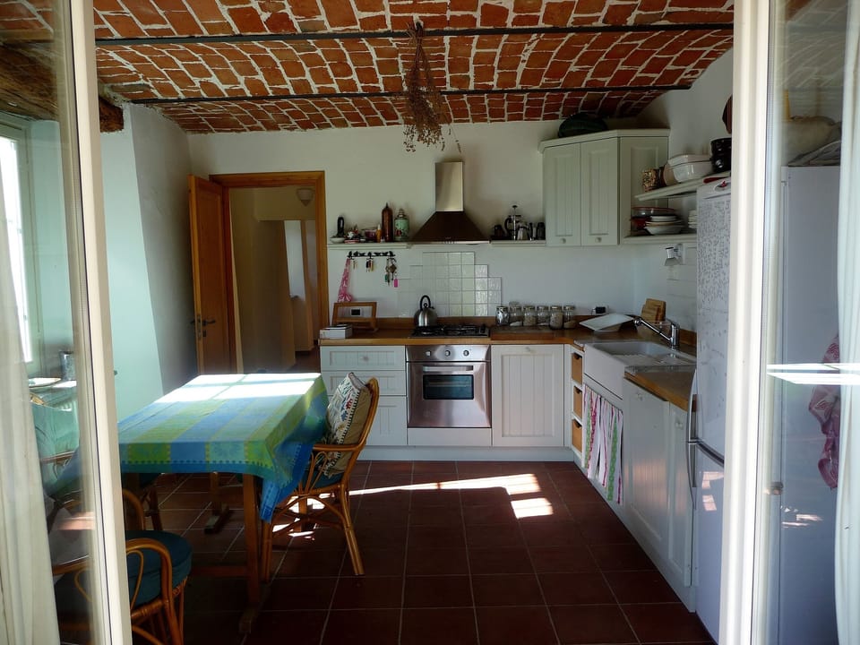 Roomy, well-equipped family Kitchen 