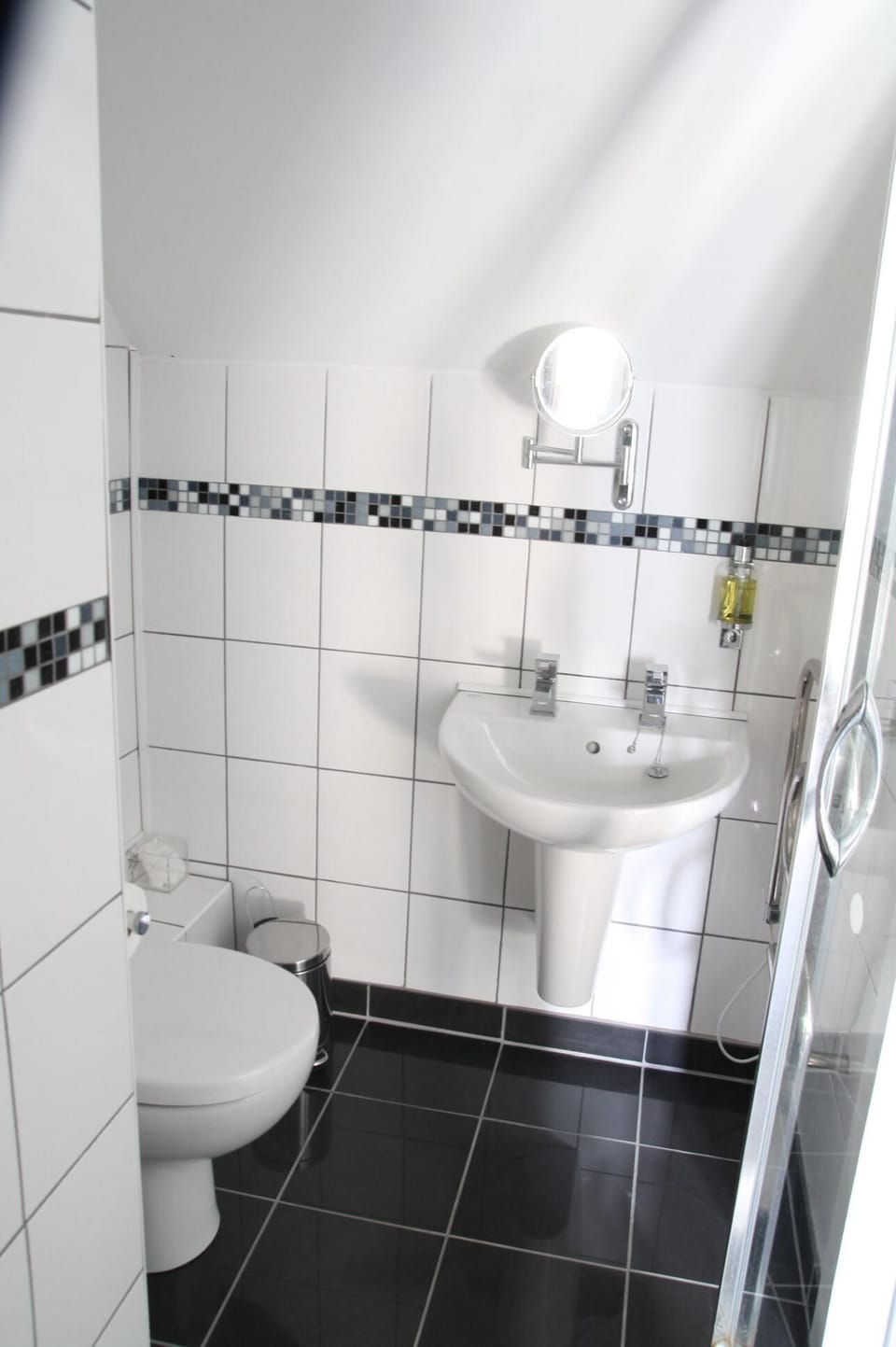 Double room ensuite with Thermostatic Shower
