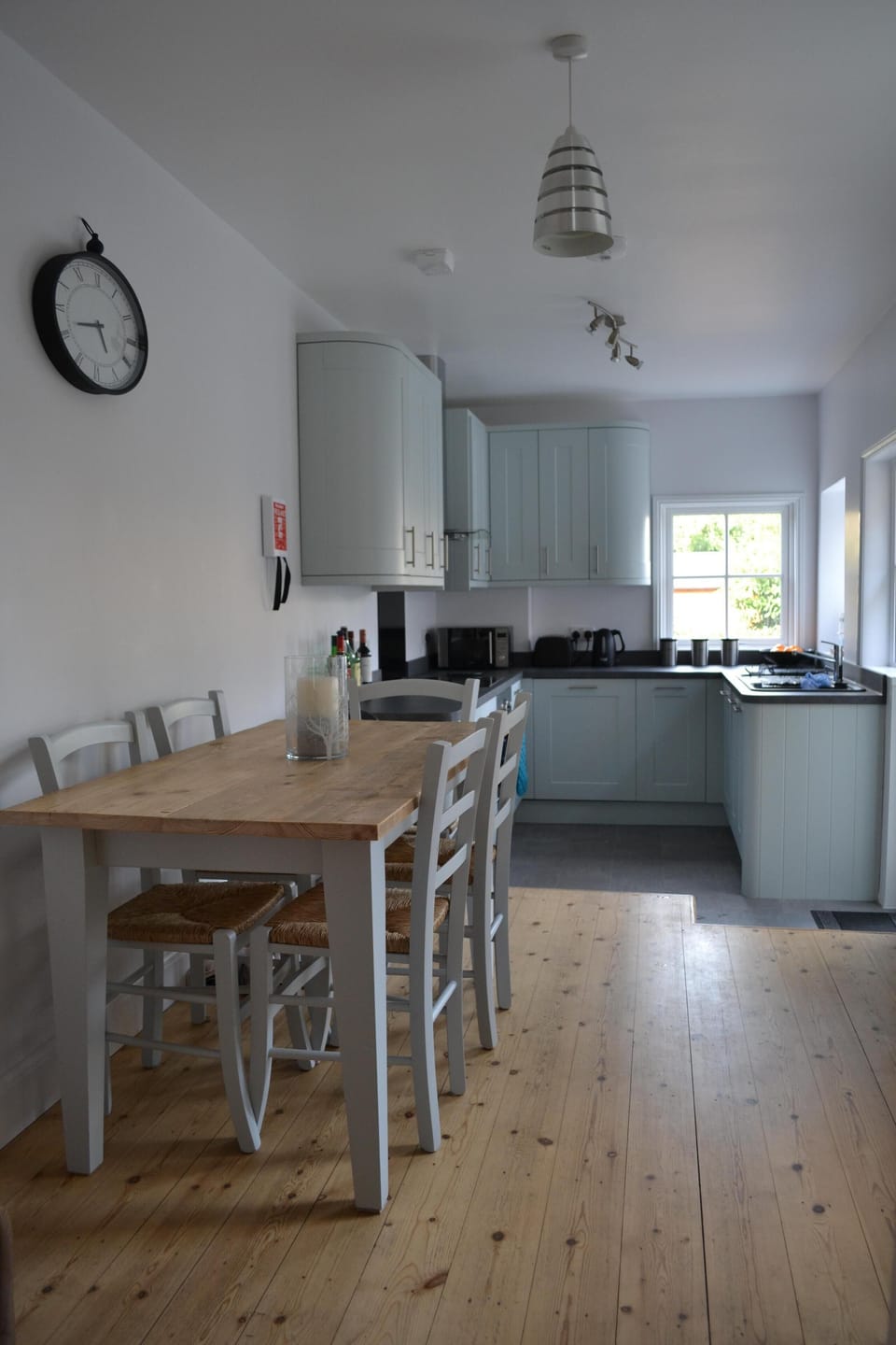 Kitchen/ Dinning 