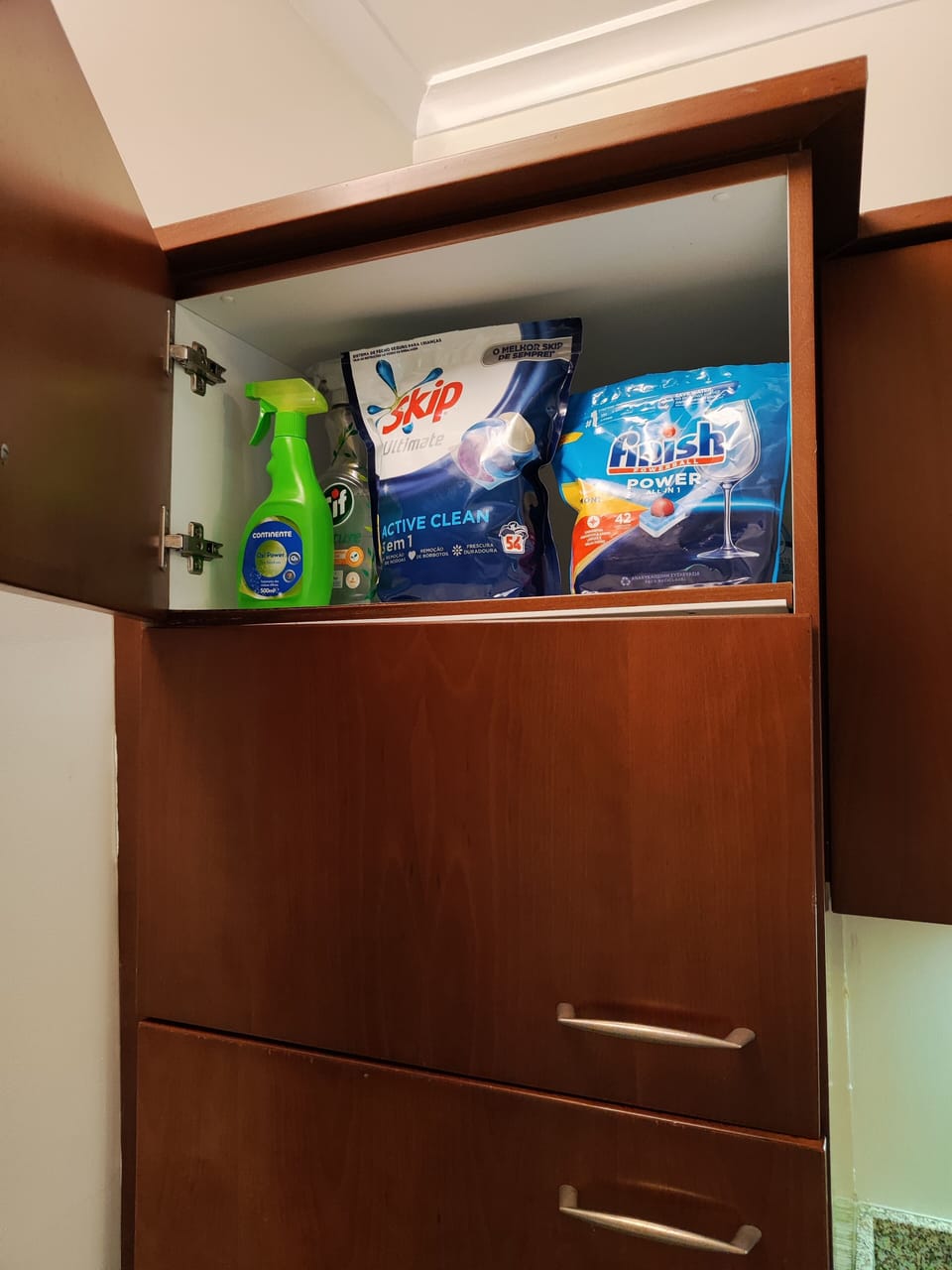 Detergentes disponíveis/ Detergents available/ Détergents disponibles
