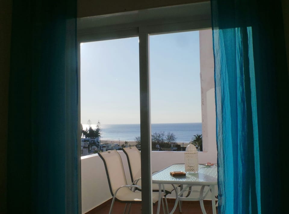 View seating on bed